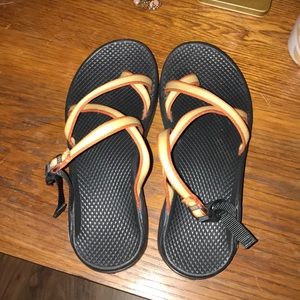 SIZE 8 women’s Chacos